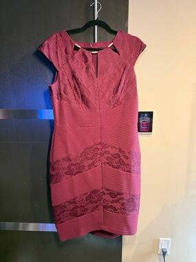 Jax Burgundy Lace-Trim Cap-Sleeve Midi Dress